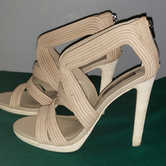 Shoes - Picture 4 of 8